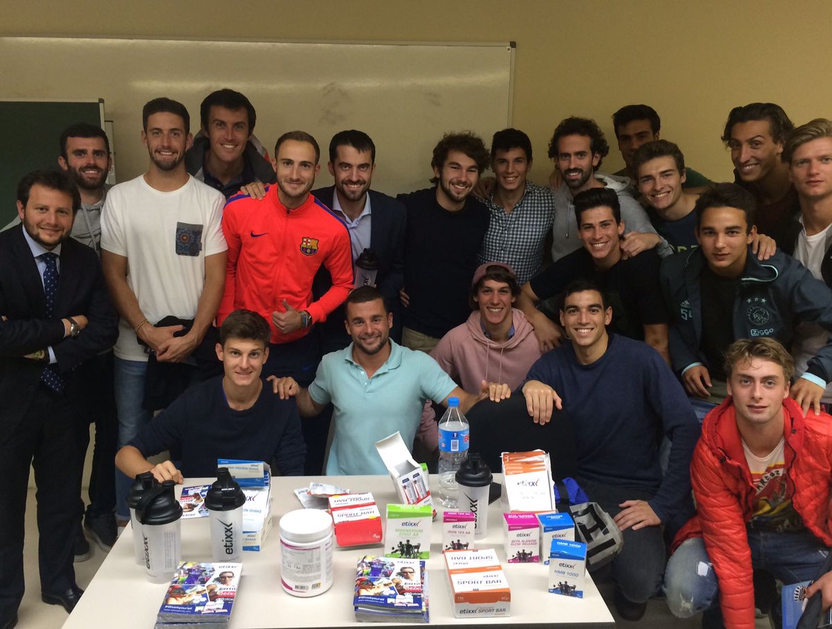Gracias por aportar sensaciones de entreno y enriquecer la charla en @Recerca_INEFC con <a href="/EtixxES/">Etixx España</a> y el equipo de Hoquei <a href="/FCBarcelona_cat/">FC Barcelona</a>
