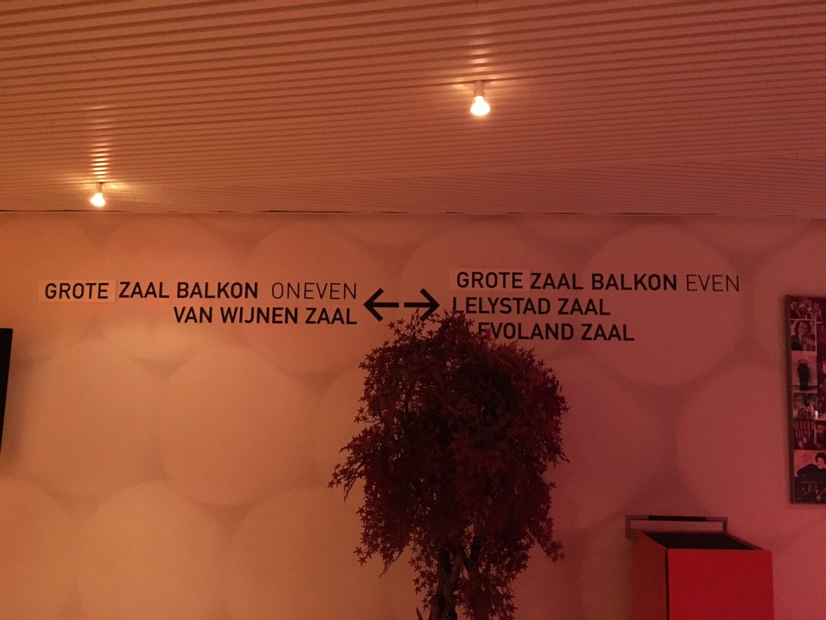 #Lelystart; start nieuwe culturele seizoen door wethouder <a href="/sparreboom_j/">Janneke Sparreboom</a> en directeur Jan Gras van <a href="/AgoraTheater/">AGORA Theater & Congrescentrum</a> in de Van Wijnen Zaal