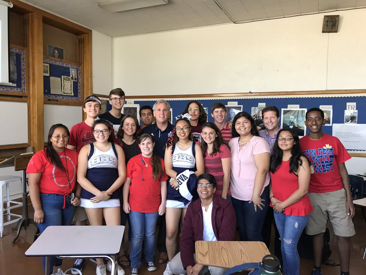 JeremyAdams6's tweet image. Thx to @GOPLeader for coming to @BHSDrillers AP Government students today and answering all their questions!!