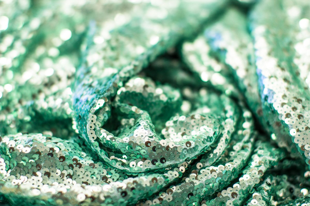 PigsMusical's tweet image. Don’t end up green with envy—get your #PigsMusical tickets now! #FabricFriday 
→ whenpigsflymusical.com