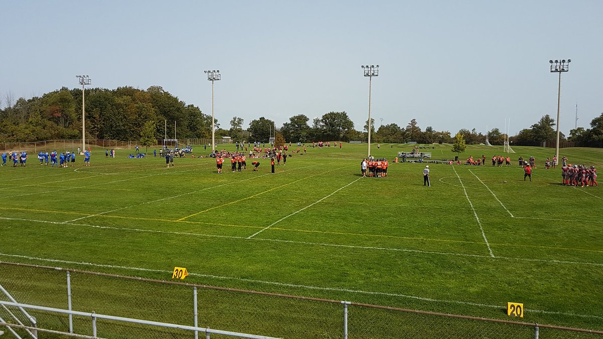 CoachMorreale's tweet photo. D2 - 6 teams - 6 refs - 28 coaches - 1 jamboree - so much competition,  learning &amp; sportsmanship! Great day! @HWDSB_athletics https://t.co/CNCcu97H32