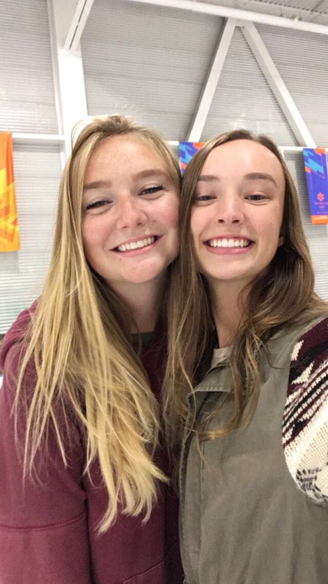 HHanBan's tweet image. EM SIMPS!!! it's your BIRTHDAY!! 🎉🎉🎉🎉 love you cute girl!