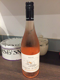 SmartCookies_'s tweet photo. Last of the summer wine -bit late but opening anyway #NakedWines #Rose2016 https://t.co/mMKc9yMfck