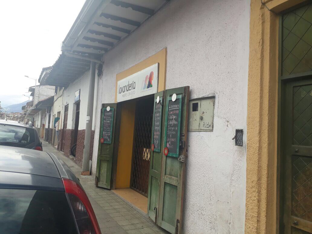 jotalloretv's tweet photo. lavandería, cafetería y catering. Visita la fundación #MaryAmor 3/3 @majo_carrion @MonicaAlemanM https://t.co/zzmJvkOGpD
