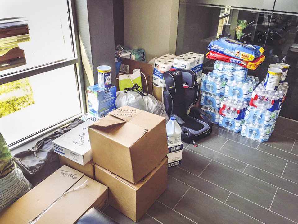 UpOn_theRoof's tweet photo. @DaleTylerNRP discusses how NRP and its's employees have volunteered to support the victims of #HurricaneHarvey. https://t.co/vqqIelKce2 https://t.co/5ClYUxEjfC