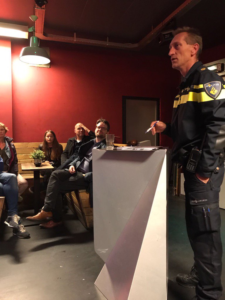 JakobWedemeijer's tweet image. Vanavond mee met de leerzame info Uit Met Ouders over Stratumseind. Veel info over drugs, alcohol en gehoorschade.