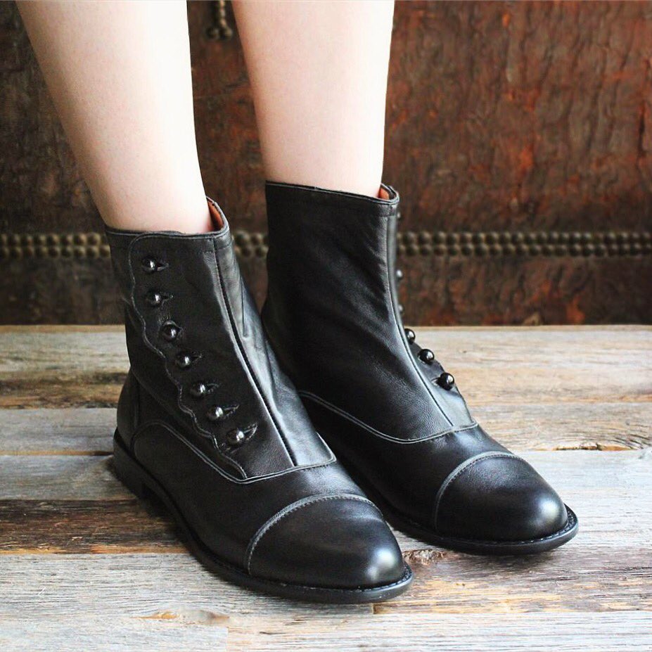 The Post Office Shop On Twitter エフトゥループ の人気の定番 ボタンブーツ 素材は上質なカーフレザーが使用されています Https T Co 5vuvyagves Ftroupe ブーツ カーフレザー Https T Co Wgo0zcykmg Twitter