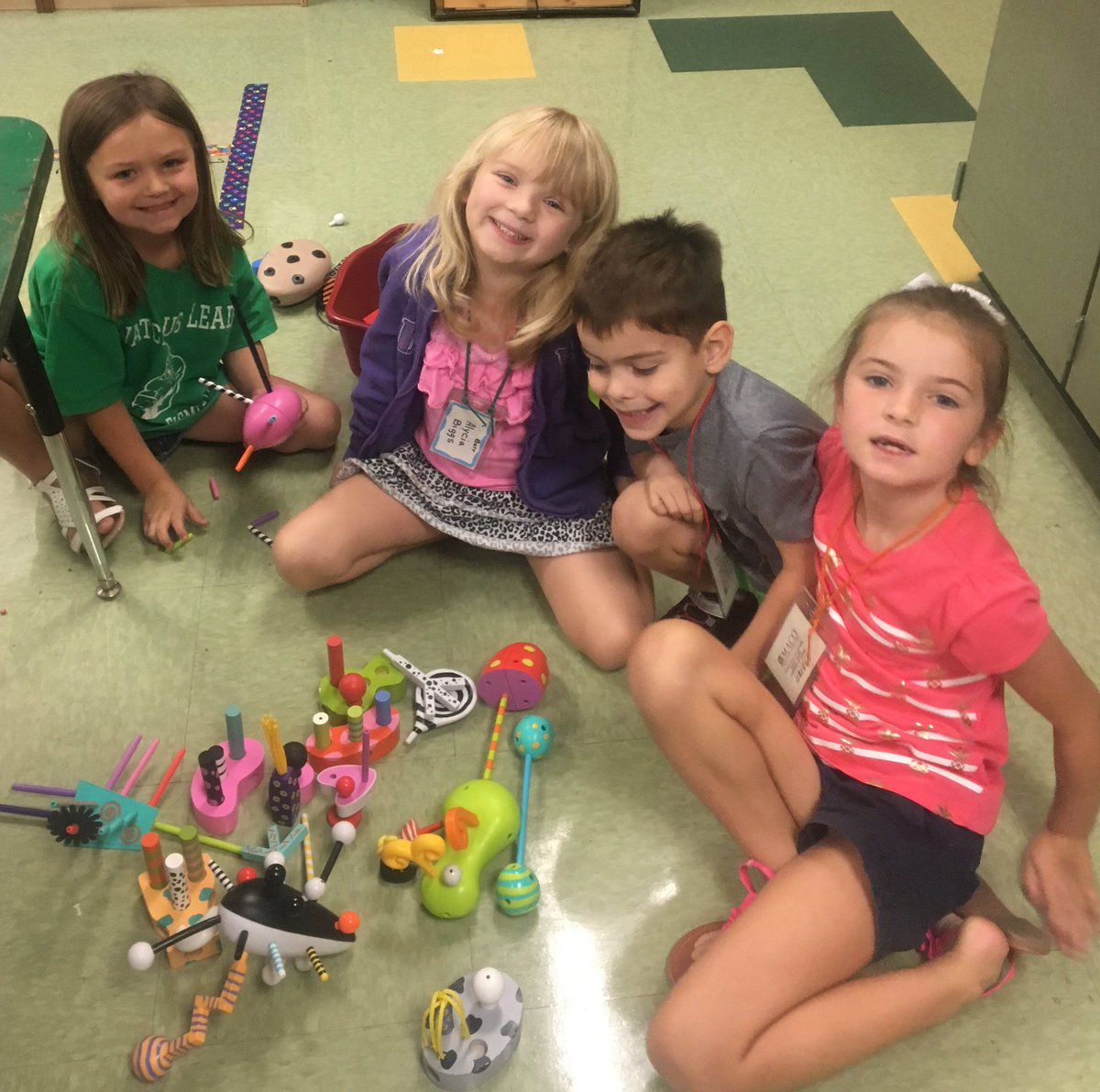 Kinder synergy! Building abstract sculptures! @mrs.jones_artteacher #ComalFineArts #STZESart