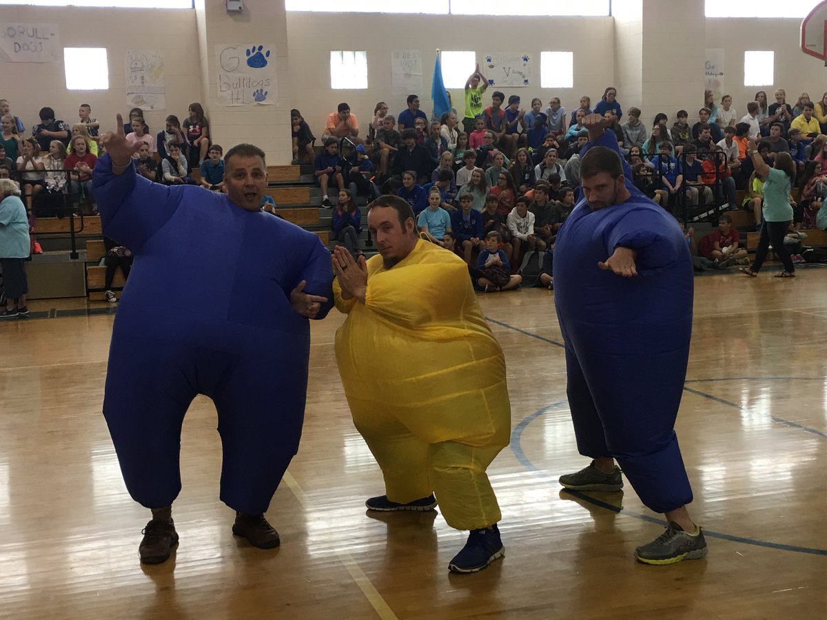 RhettLadner's tweet photo. House deans rocked the VMS house party today. House Generaux wins weekly cup. No office referrals and only 4 absent@J_Renaissance #vmsgameon https://t.co/K0SoZdiqmm