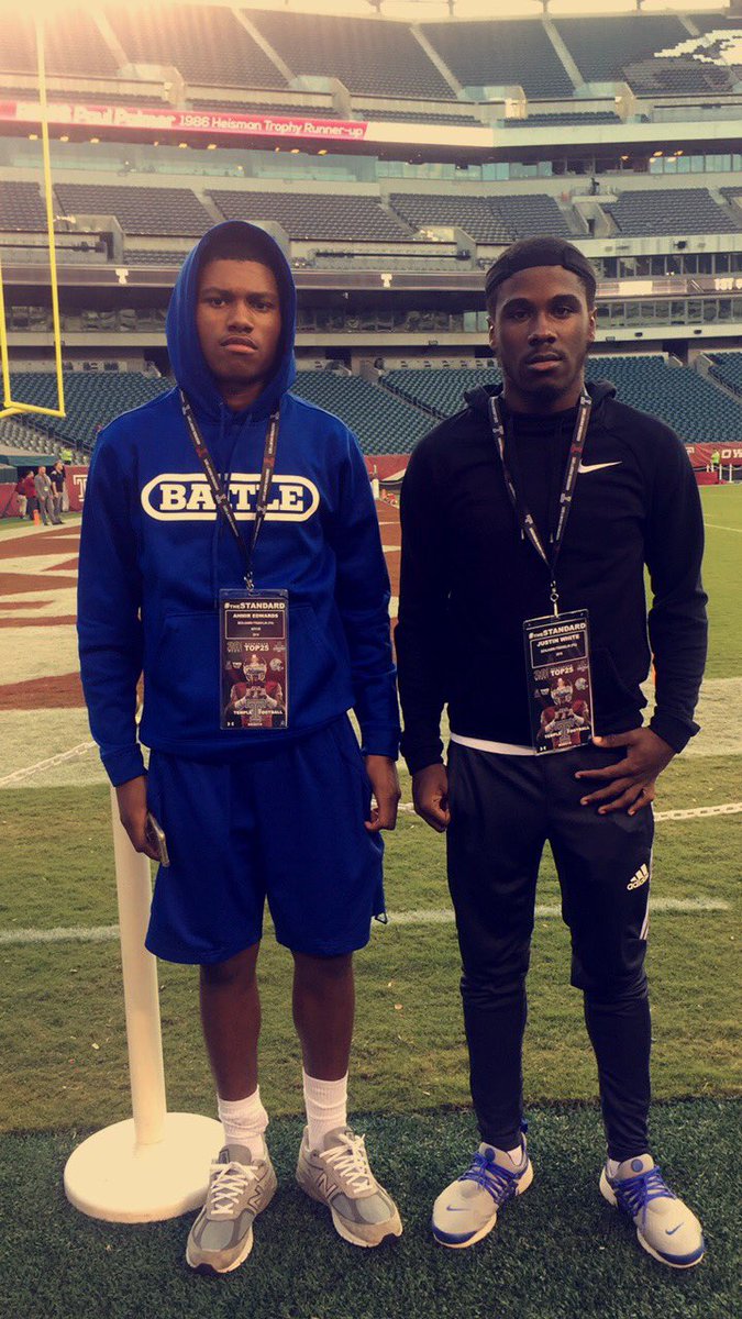 Our two seniors <a href="/__mizzy___/">أمير</a> &amp; <a href="/jwhite6_/">JWhite</a> invited out to temple for the game tonight.. #WRU