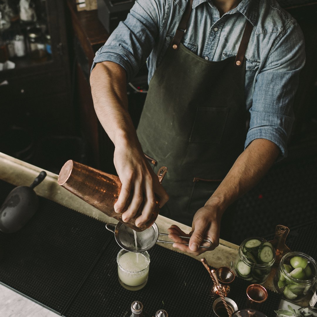 HardmillUSA's tweet photo. The Hardmill Industry Apron; the bartender’s choice. #bartendertools https://t.co/qlQpvc4OUh