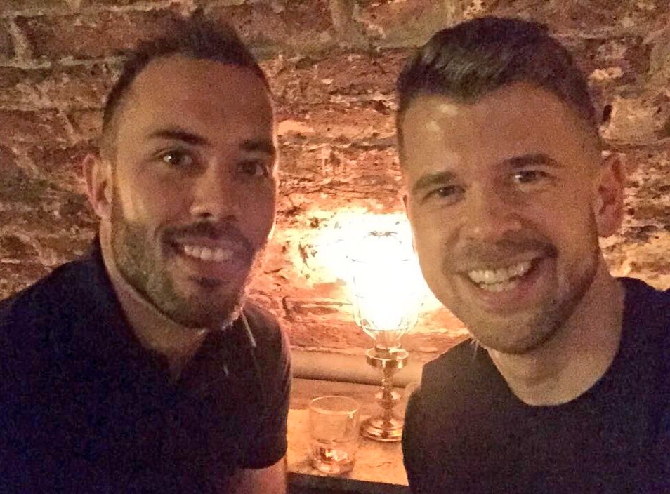 justjamiehooper's tweet photo. Absolutely AWESOME night at @gingerline @ChambersofFlav tonight with @_whittster!!! Go do it SOON if you have the chance!! 😍🤤🥂💡 #CoFv2 https://t.co/7l6v0Zh8L6