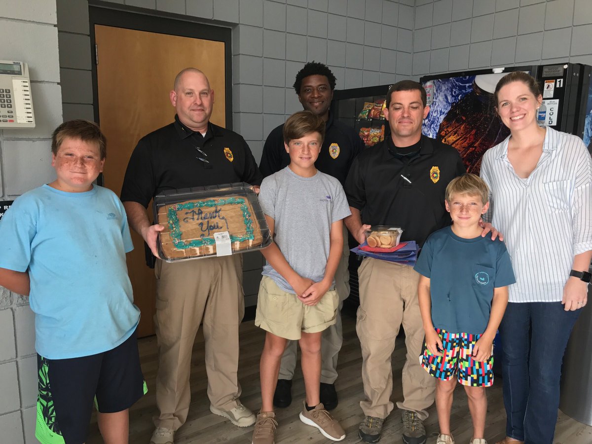 DaphnePolice's tweet image. Thank you to Ms. Crabtree and her 4th graders for our treats today.