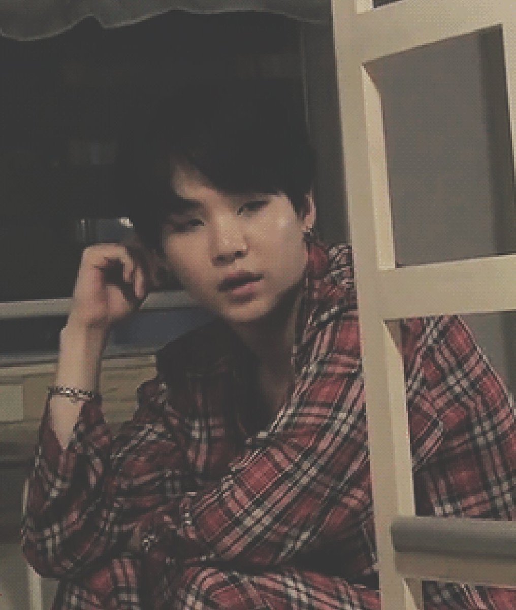 btslowq's tweet photo. https://t.co/0P2SSJpSKy
