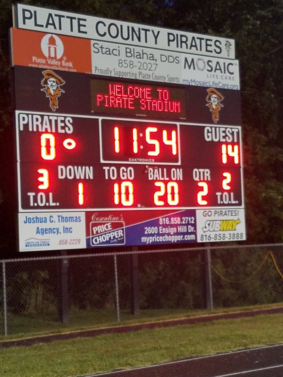 PirateBooster's tweet photo. @Belton_Football leads @PlatteCountyR3 14-0. Dante Madden #SimoneAward with 2 TD's @KCStarHS @PrepsKC @810varsity https://t.co/i4uF1dYZIi