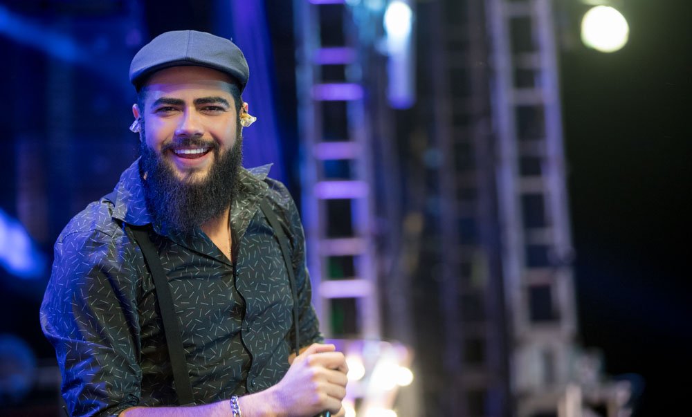 Eu te quero de qualquer jeito 
Com raiva ou medo, de fogo e desejo
Suas virtudes e os seus defeitos
Poe tudo na mala
Não esquece de nada