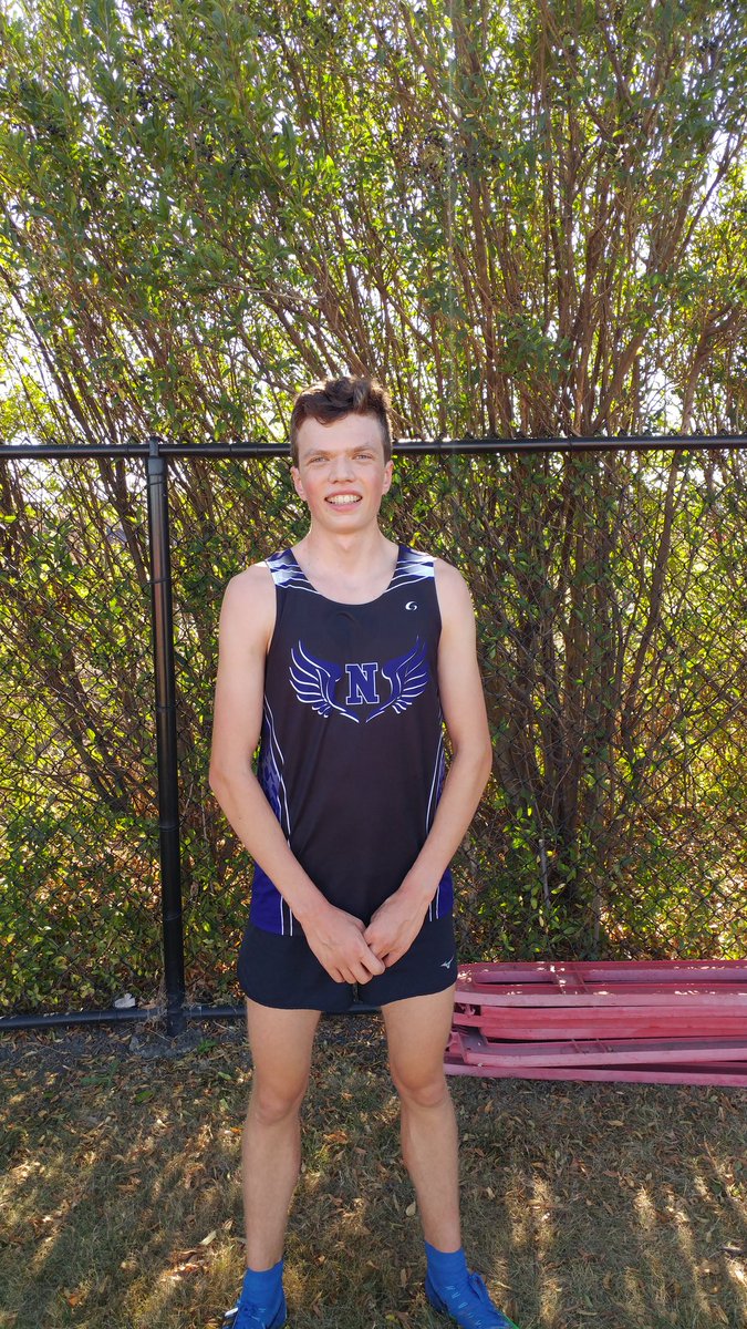 kxnaomi's tweet photo. Conor P. Of niles north over 15 and is runner up of boys varsity @NilesNorthBXC @MilesplitIL #patsavage17 https://t.co/dWkmJlEWOt