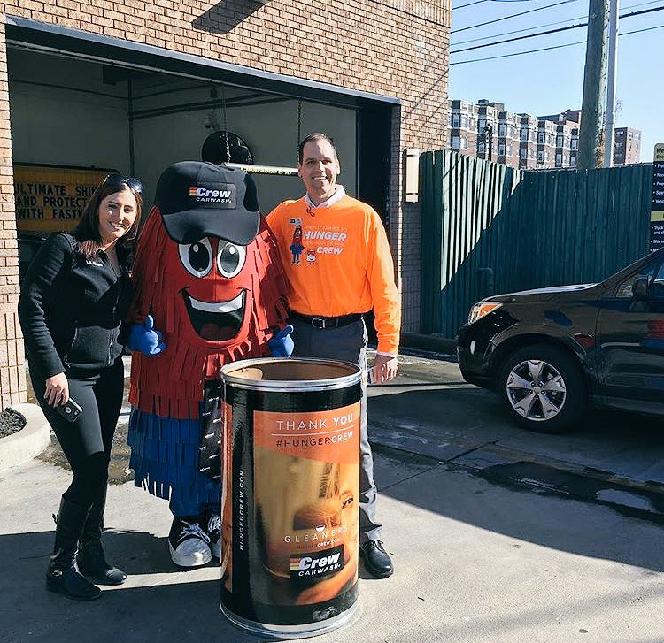 NicoleGriffinTV's tweet photo. Today is the #HungerCrew fundraiser @Crew_Carwash. Bring canned food item/ cash donation &amp; get free fast wax! Proceeds go to @GleanersFBIndy https://t.co/NzvfiMeJNW