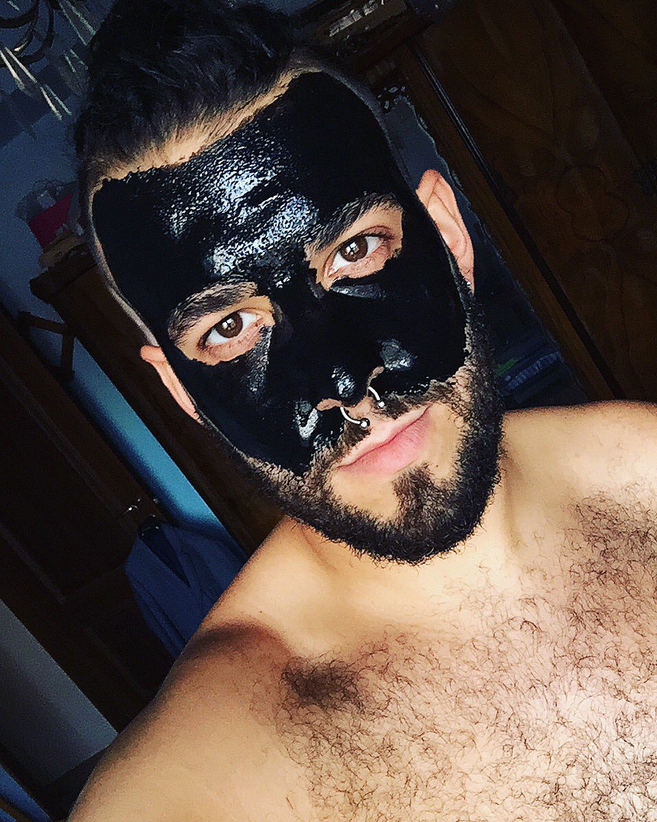 shinogekai_'s tweet photo. Prepariamoci per il matrimonio vá!!!
(Non il mio 😂)
#weedingday #blakmask #restauriamoci https://t.co/m8CGaywZUd