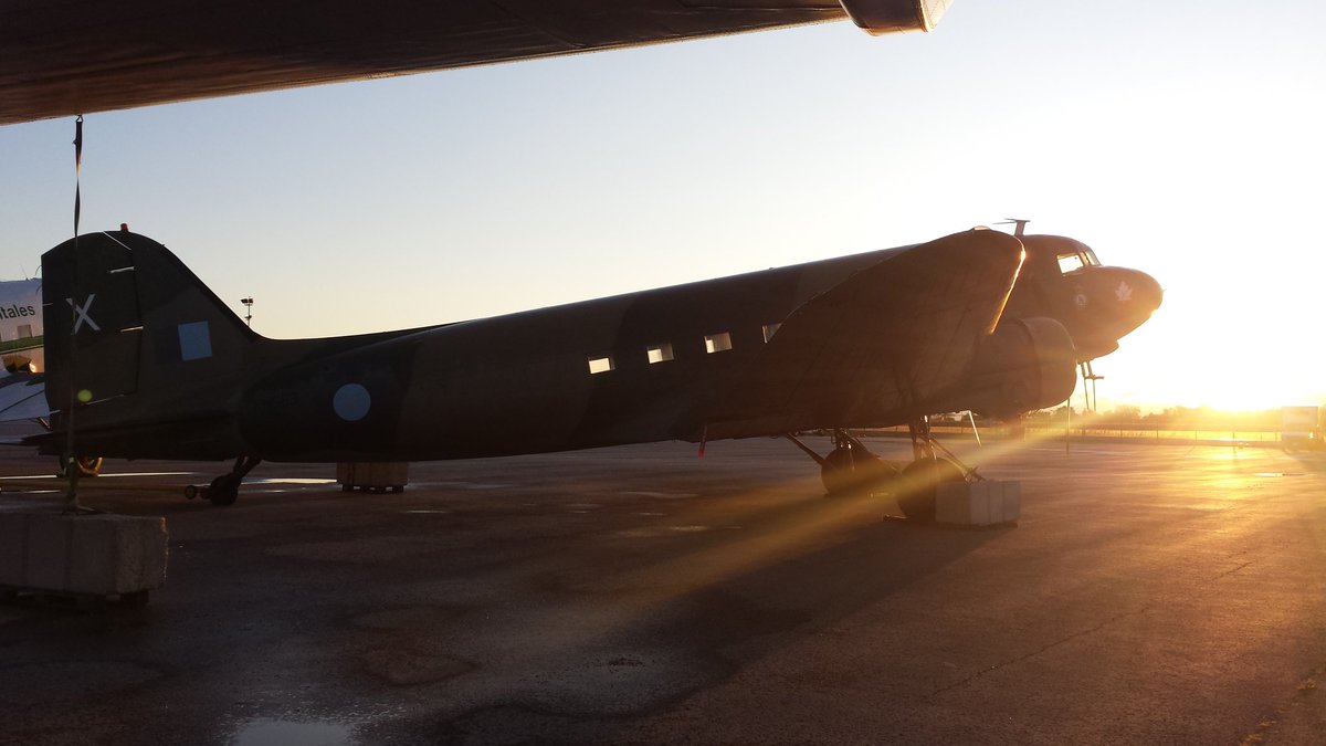 BraedenMcCall's tweet photo. #DC3 in the #sunrise #museummorning @CWHM https://t.co/EGiqjCRhmg