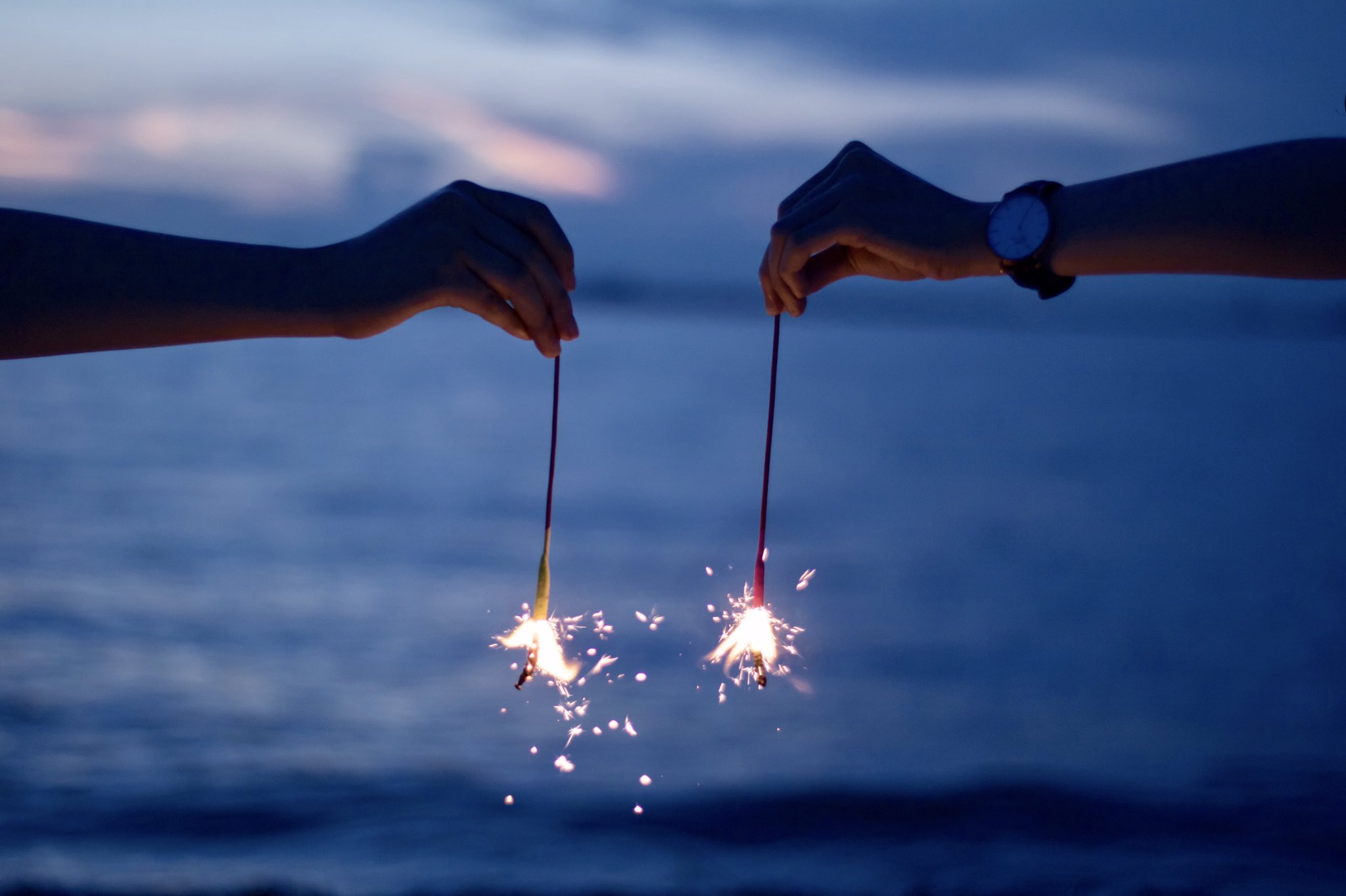Hi Ro 凄く涼しい 花火の季節は もう終わりでしょうか 写真 撮影 ポートレート 関西 大阪 花火 手持ち花火 T Co Yfdgzjfzjc Twitter