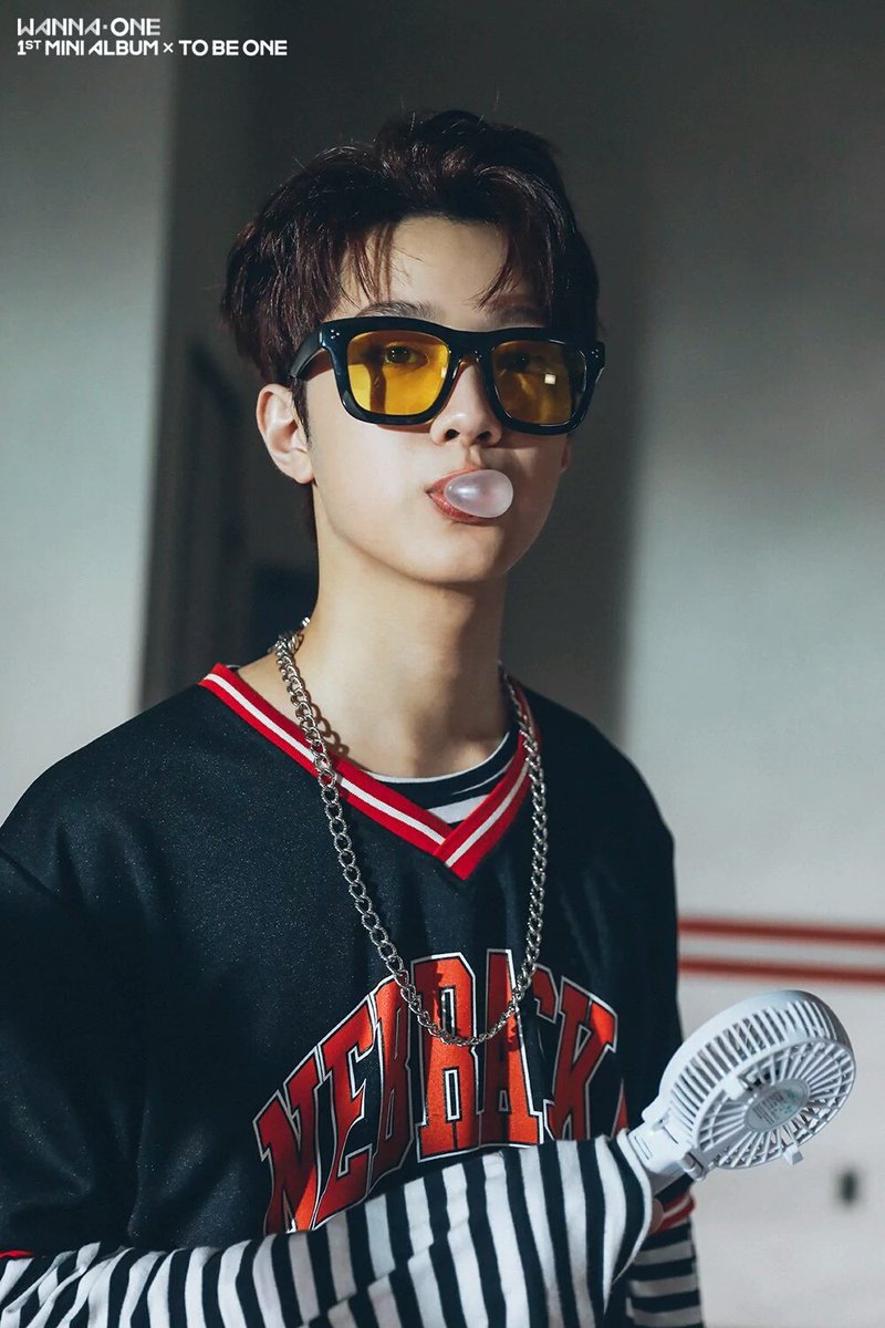 Lyaniesyrf's tweet photo. #LaiGuanlin #WANNAONE  😎😘😆 https://t.co/ISJV2d4rNw