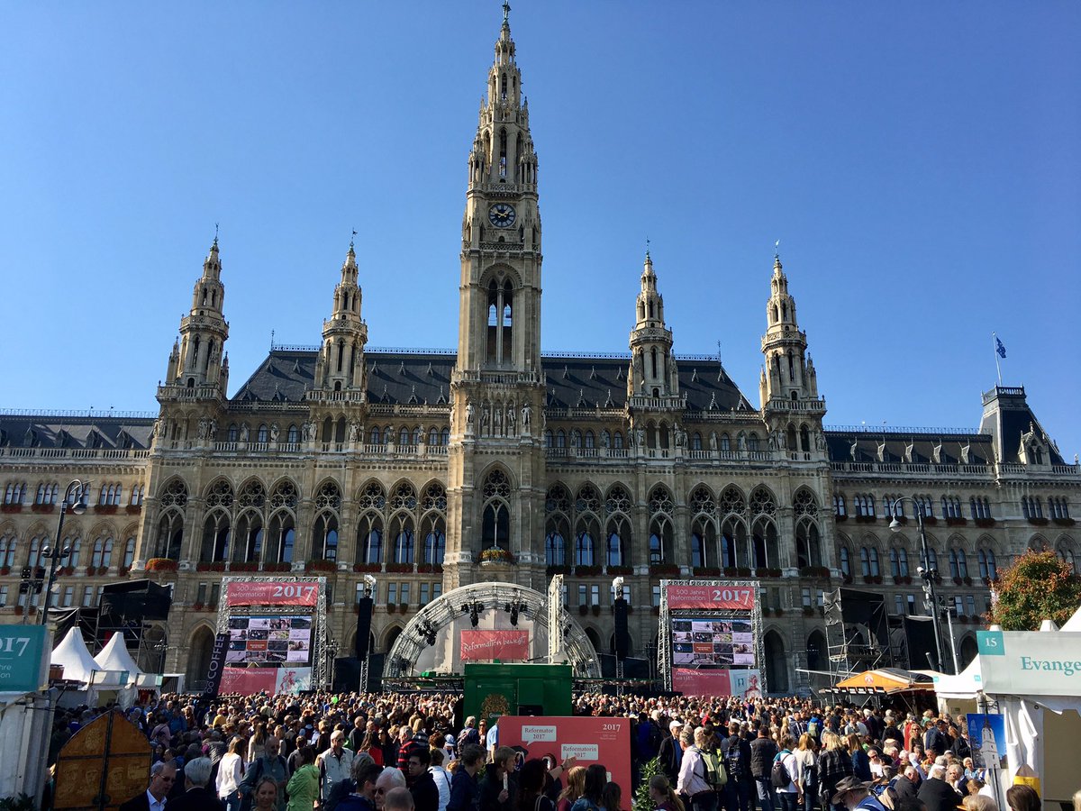 PastorSiegrist's tweet photo. #reformationcelebration #fest500 #rathausplatz #wien https://t.co/o7JH1KrynP
