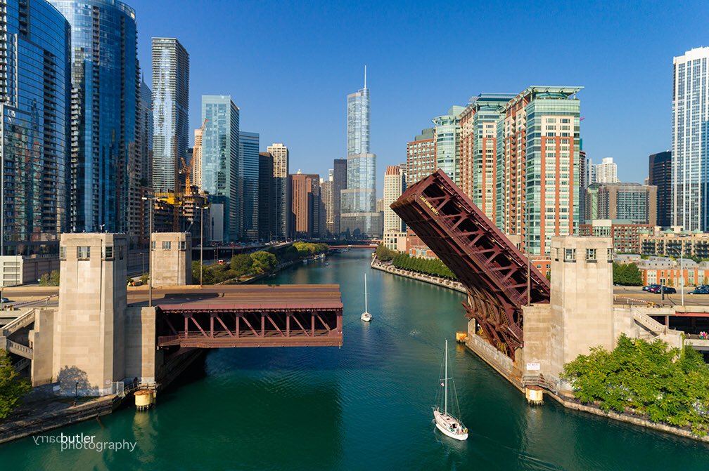barrybutler9's tweet photo. Chicago Shots of the Week - So Long Summer @ChooseChicago @DNAinfoCHI #weather #news https://t.co/103tgDjwBp