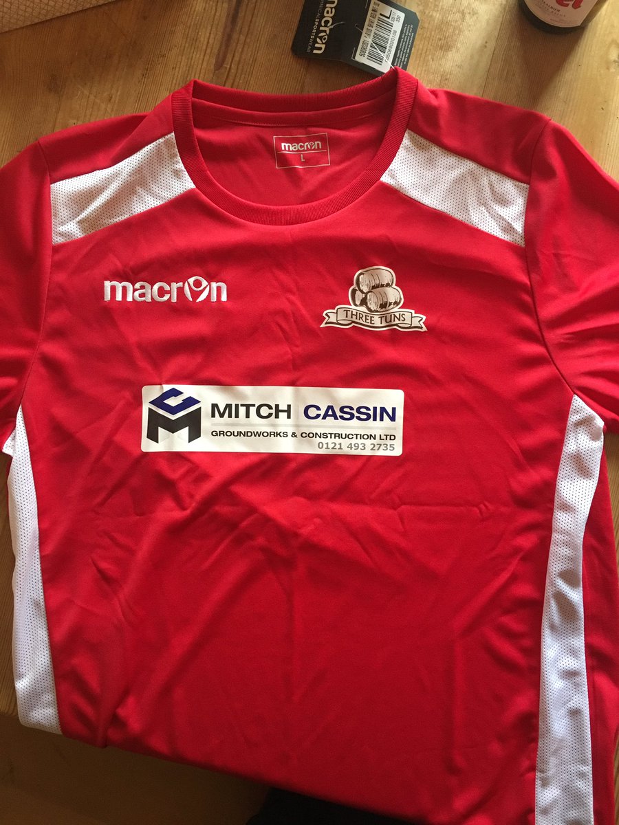SUFCSunday's tweet photo. The new kit could be making an appearance tomorrow (clash permitting). @TheThreeTuns1 ⚽️
#UpTheTuns https://t.co/XZfDVVgkrv