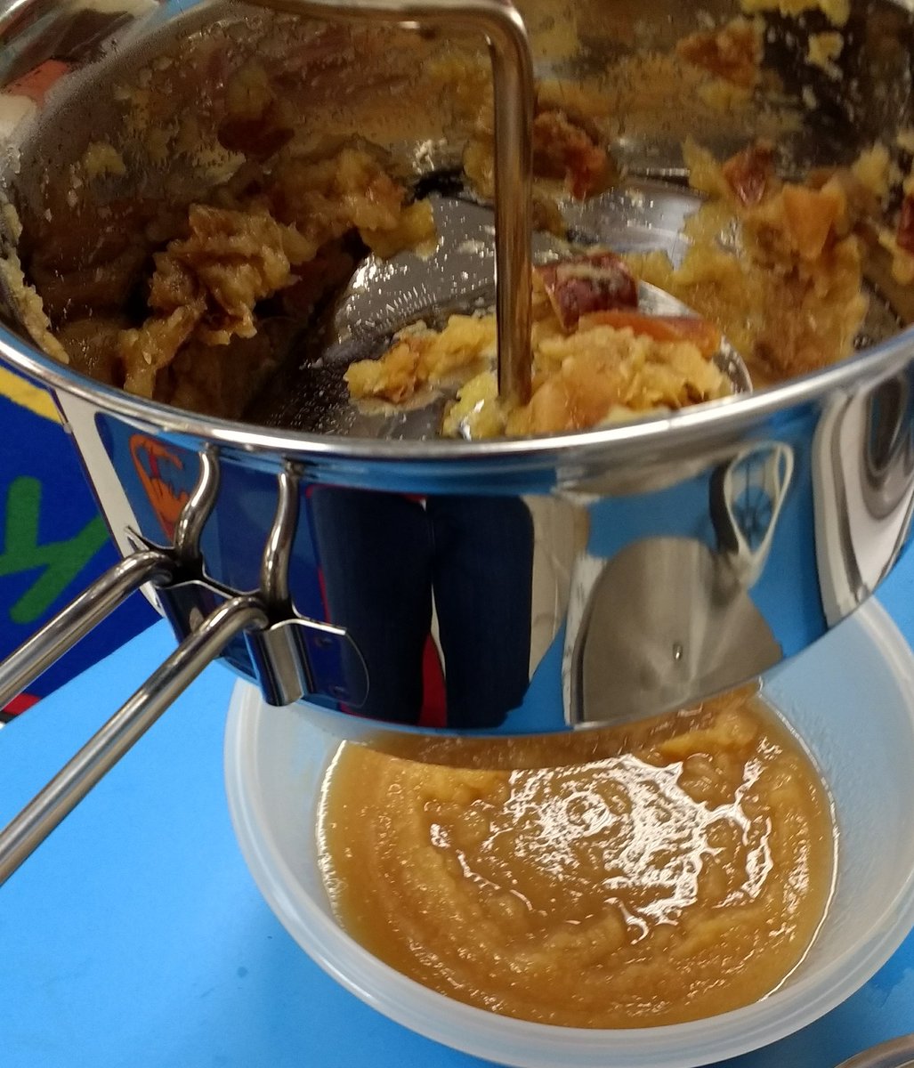 GES_Fegley1st's tweet photo. Apple Sequencing: Making homemade applesauce together! Delicious cooperation!!! #gwdes https://t.co/AWbrXj2CeE