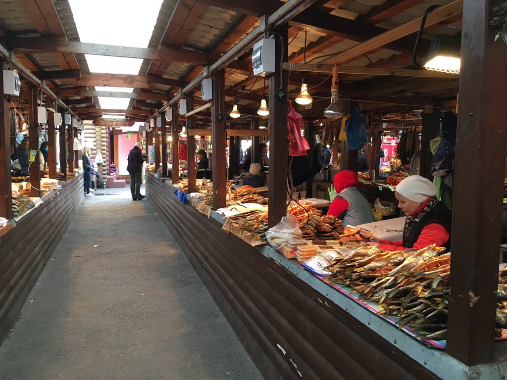 Rettet den #Omul! Heute war der letzte Tag vor einem Fangverbot für den bedrohten Fisch vom #Baikalsee. Daher langen alle nochmal kräftig zu