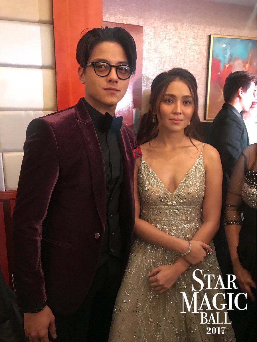 THEIR LOOKS ARE SCREAMING PERFECTION WOW💙 #KathNielStarMagicBall2017
