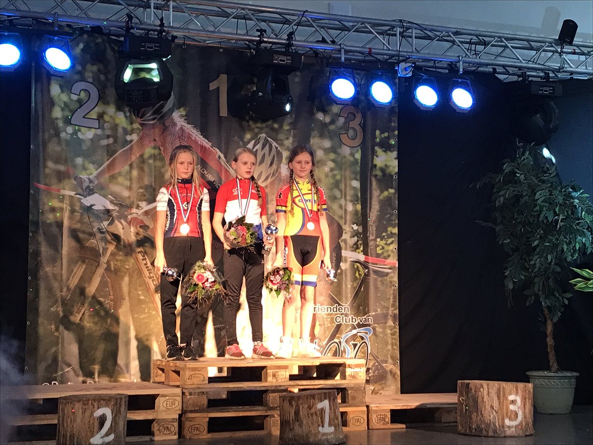 De Nederlands Kampioenen Mountainbike jeugd cat 1 in Sittard.