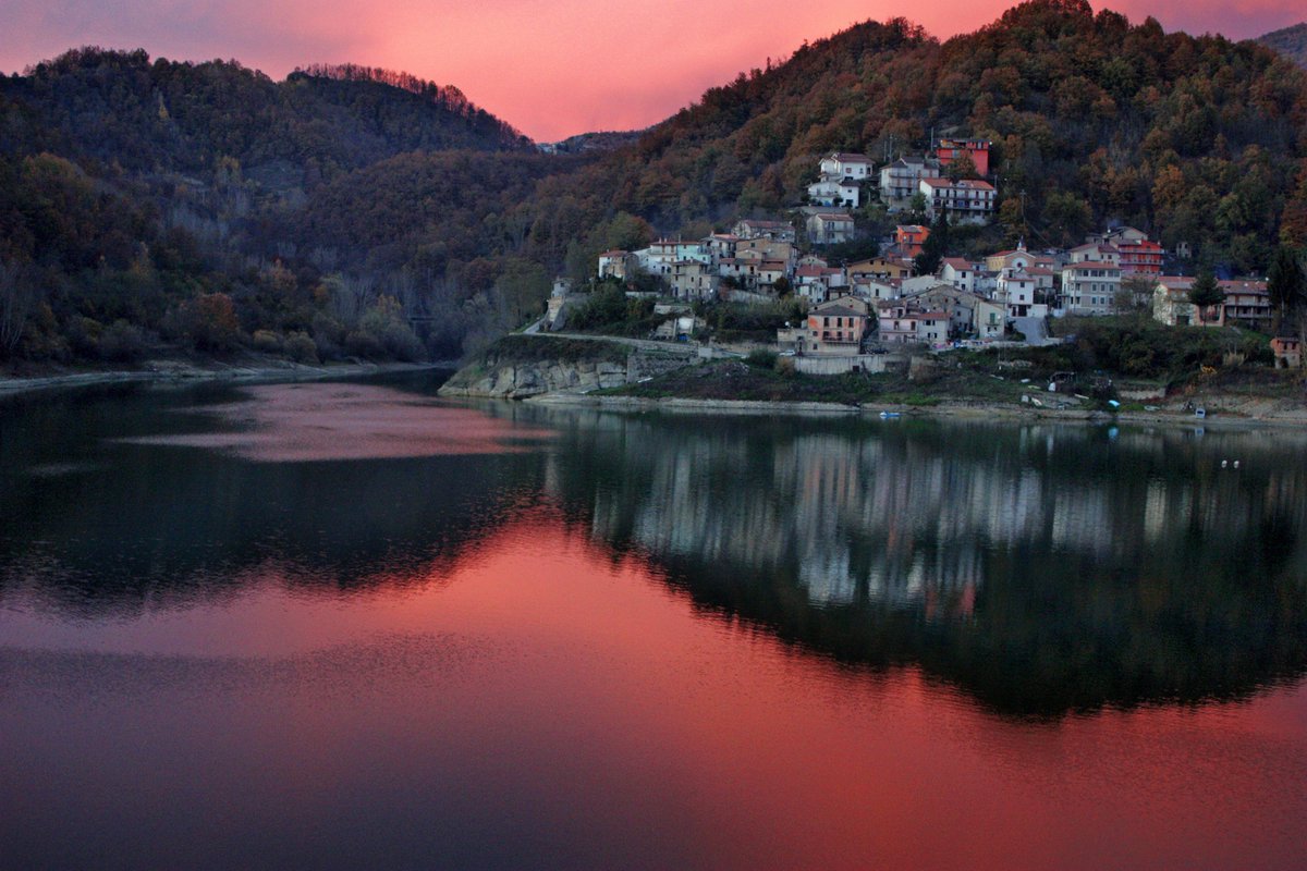 TenderRide's tweet photo. #Italy is a #magical place. Experience the most beautiful #sights across this magnificent country. #Rent a #boat on #Tender app. #boatrental https://t.co/IOOaUpCJhN