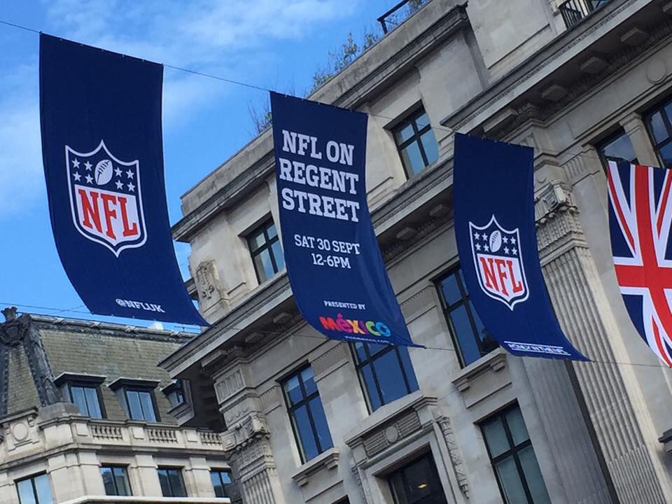 FACLTD's tweet photo. Our team is keeping #event attendees safe @NFL @NFLUK @RegentStreetW1 for #NFL #NFLUK #NFLUK10 #eventprofs #RegentStreet #London 🇺🇸🇬🇧🏈 https://t.co/h2dpielD1l