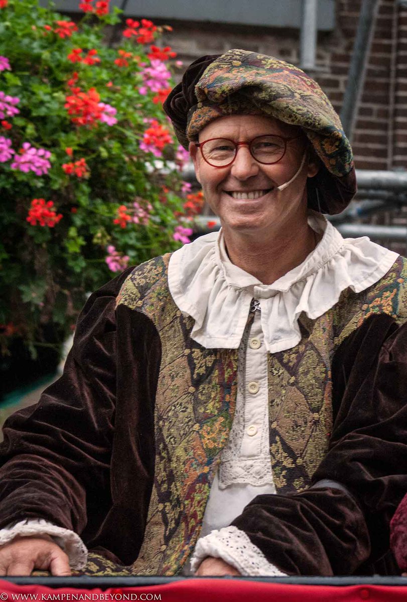 kampenandbeyond's tweet photo. Kleurrijke &amp; Blijde Incomste van de Bisschop van Bourgondië vandaag in #Kampen @kampenrefo500 https://t.co/zfGW46VVzl