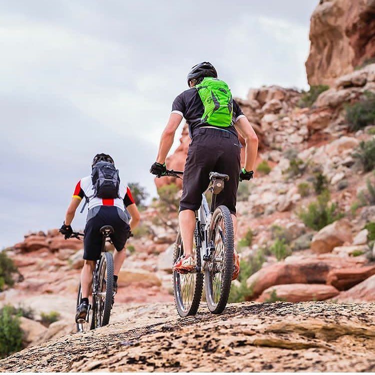 OhRanger's tweet photo. Happy Bike Your Park Day! Where will you ride? 🚵🏽
#findyourpark #bikeyourpark #npld17 #nationalpubliclandsday #thi… https://t.co/wMgUxeap6D https://t.co/YtW4uIlmLj