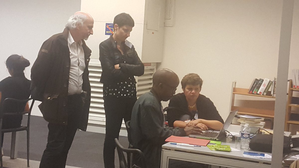 FunMooc's tweet photo. #AdopteUnMooc : Viviane Vaillard vous attend sur le Pôle Orientation à la @bibliothequeBSI https://t.co/ayglwGdNin