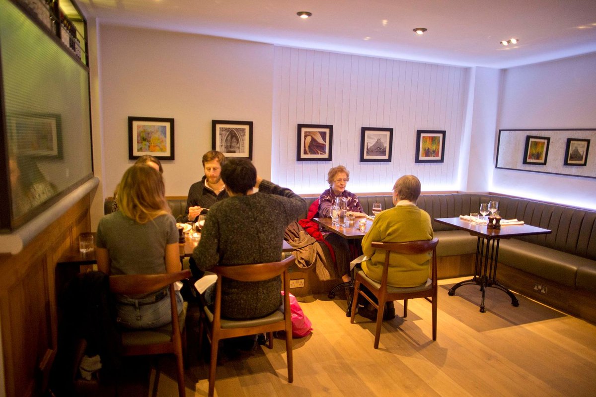 Our cosy restaurant has a plethora of power points... #BelsizePark #NW3 bit.ly/BookJT