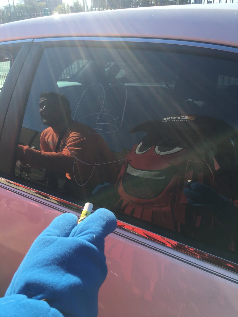 Crew_Carwash's tweet photo. Spinner is out &amp; about today helping us support #HungerCrew! https://t.co/SuwK6feLpX