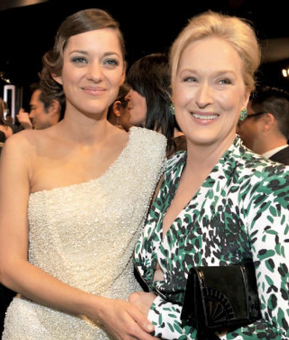 Happy birthday to Marion Cotillard! Bonus stroob shot too  