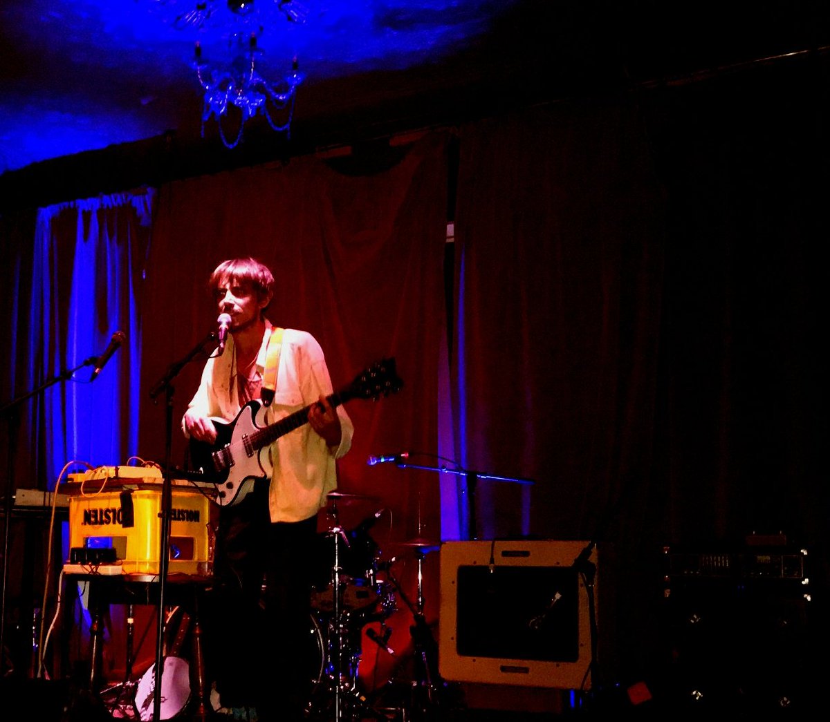 BH solo show as Chanting Plants #dreampop #triphop #loop # bass