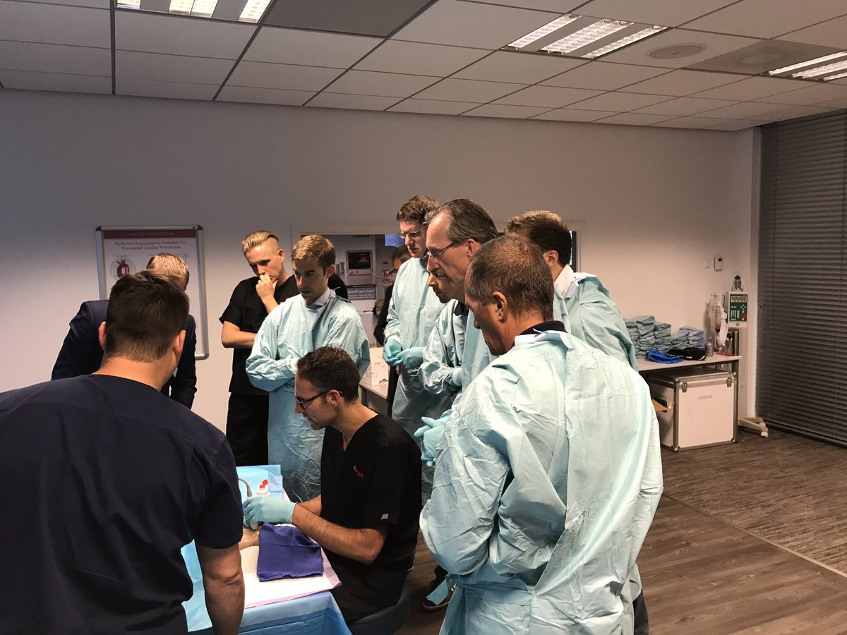 vicantar's tweet image. Think Radial course Merit Medical facilities in Maastricht Faculty Panel Dr Ferdinand Kiemeneij and Dr Darren Klass. Radial Master Class