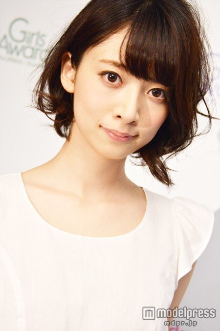 おもち そういえば 髪ちょっと伸ばしてショートのときのななみんかもうちょっとちょっと頑張ってボブで巻いてたみさ先輩みたいな 髪型にしたい って思ってたけど 今のところちょっと違くて 気づいたら中田花奈 だった 髪色もそっくり 乃木坂46