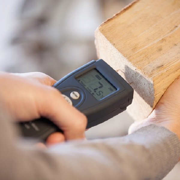 ValiantFireside's tweet photo. From moisture meters to thermometers, we've got everything you need to burn fuel safely & efficiently this #autumn @ https://t.co/12PRz5z747 https://t.co/RVTLXHHKop