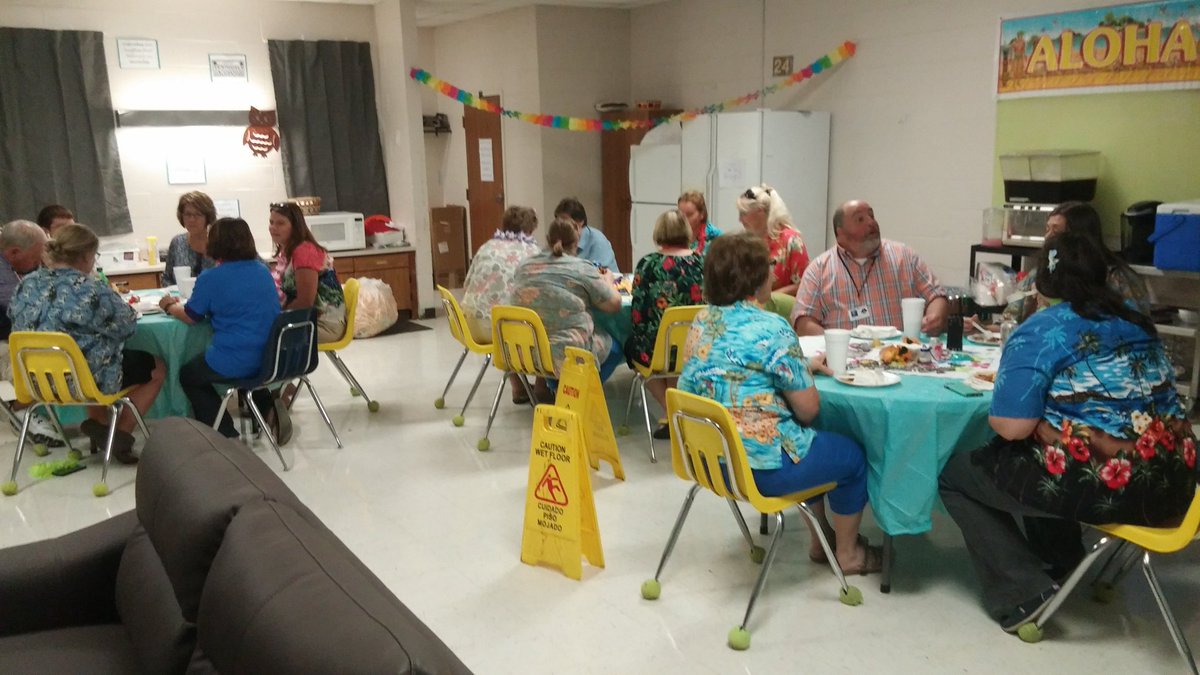 mdkibbler's tweet photo. Increasing school climate with great food and awesome fellowship! #hcsucceeds #hespiratelife https://t.co/2AgiVwK8HJ