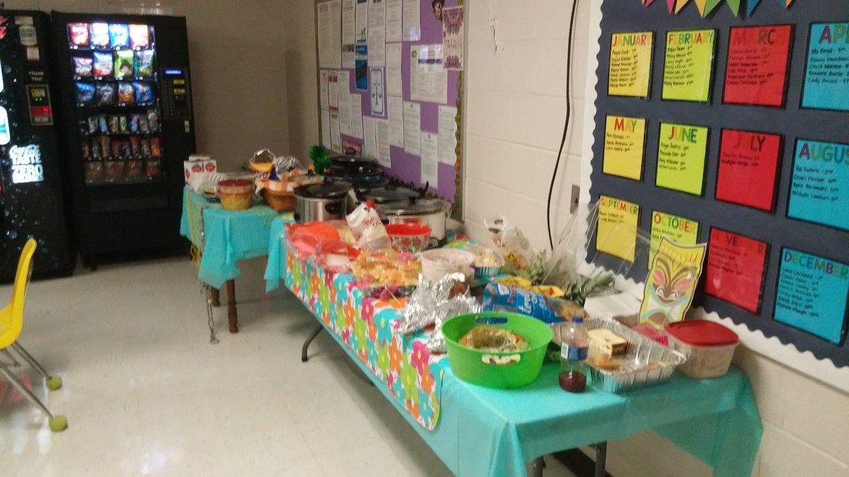 mdkibbler's tweet photo. Increasing school climate with great food and awesome fellowship! #hcsucceeds #hespiratelife https://t.co/2AgiVwK8HJ