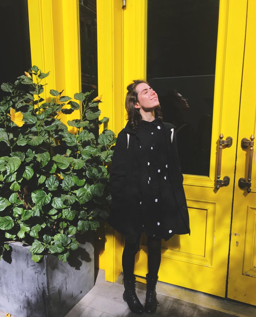doddleoddle's tweet photo. found a yellow door in

C A N A D A

(yes I am in canada
hello canada) https://t.co/p0N8F4urTF