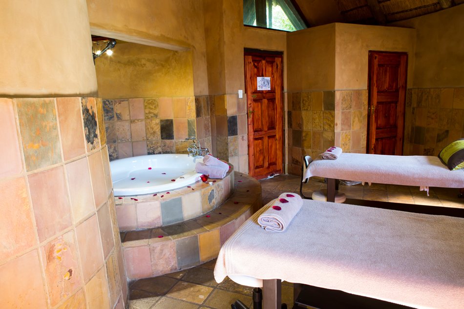 SpaInTheCountry's tweet photo. Conceived &amp; designed as a truly #African sanctuary, #SpaInTheCountry uses #indigenous African herbs, flowers &amp; spices in all our treatments. https://t.co/tBXPdXumGD