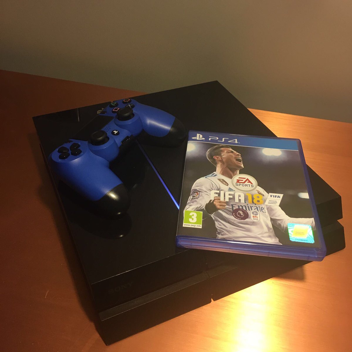 sterling7's tweet image. Buzzing for this! Thanks @EASPORTSFIFA #FIFA18 👌🏾